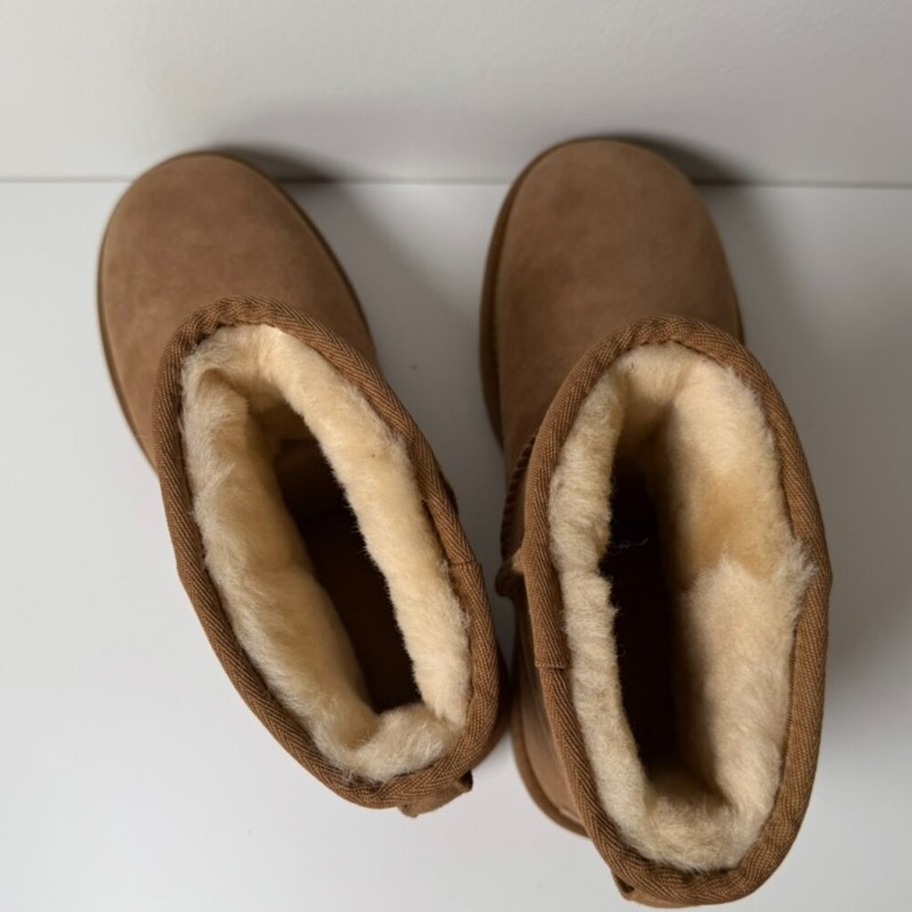 UGG Men's Classic Mini Boots - Picture 4 of 5